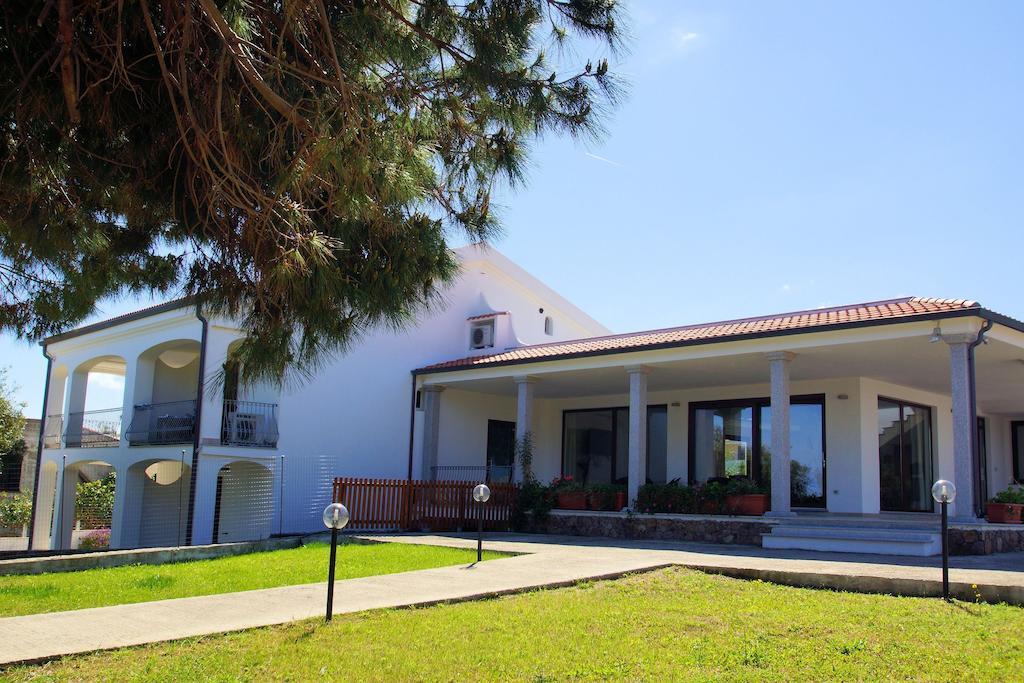Hotel La Tartaruga Bianca Valledoria  Ngoại thất bức ảnh